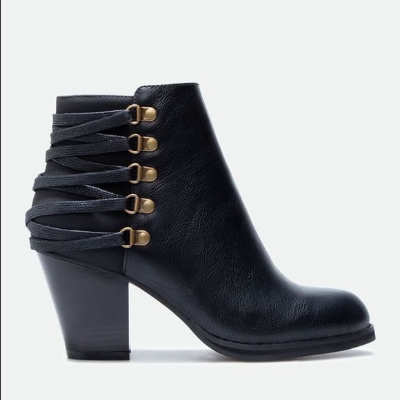 JustFab Shoes - Black booties NWT