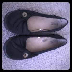 Size 7 black flats