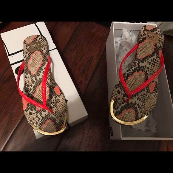 Dolce Vita hot coral snake flip flops size 9.5