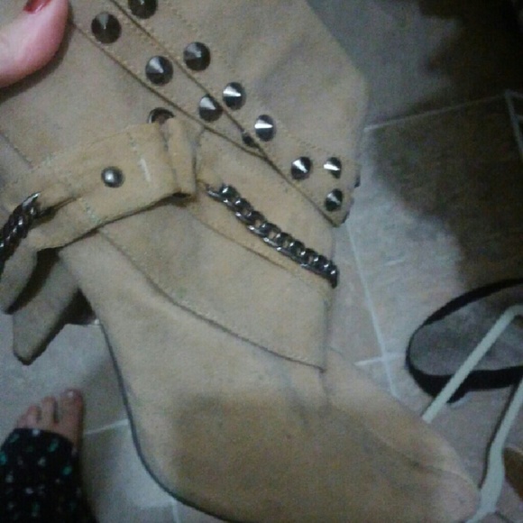 *sold on ♏* Rocker chic heeled booties