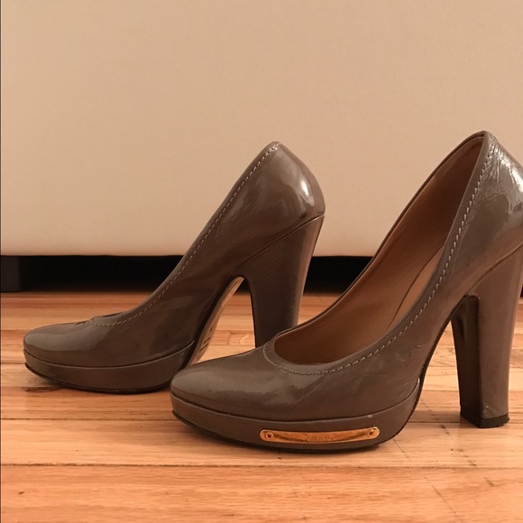Celyn B. heels