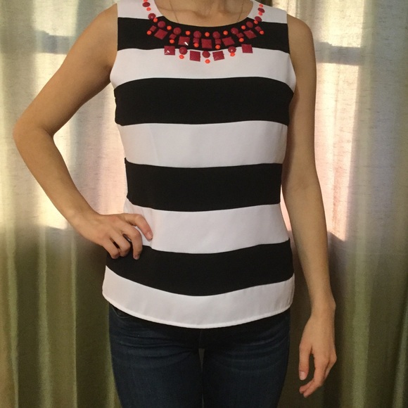 Banana Republic Tops - Banana Republic embellished top size 8
