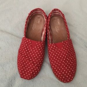 Toms red & white polka dot-perfect for Christmas🎄