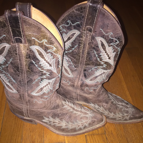 Ladies cowboy boots