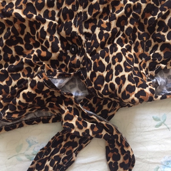 🚫SOLD ON DEPOP🚫 AA leopard print top - Picture 4 of 4