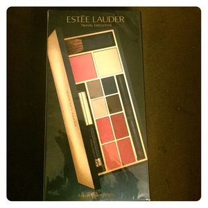 Estee Laudee travel exclusive expect color palette