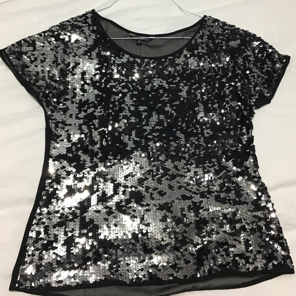 Black and silver short sleeve top