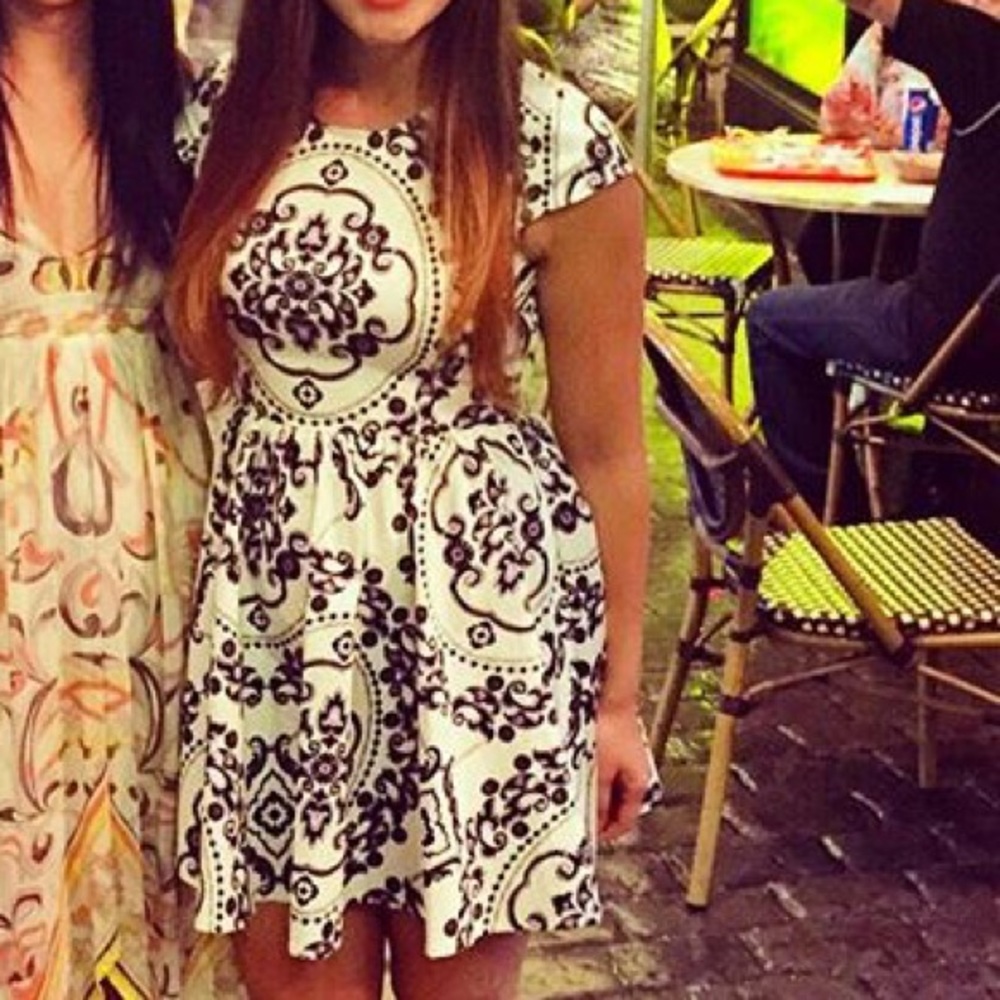 Size small print brocade dress