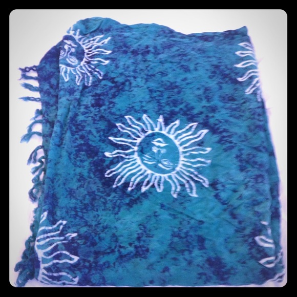 Blue & Green Sarong With White Suns