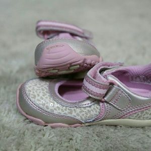 Stride rite Dawn Neutral New