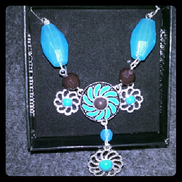 Avon Necklace with matching earrings..