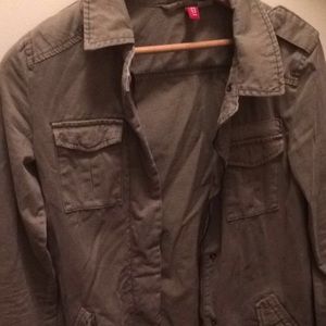 green collared army jacket