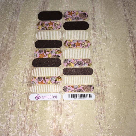 Jamberry Nail Wraps Combo (& 6 FREE combo manis!)