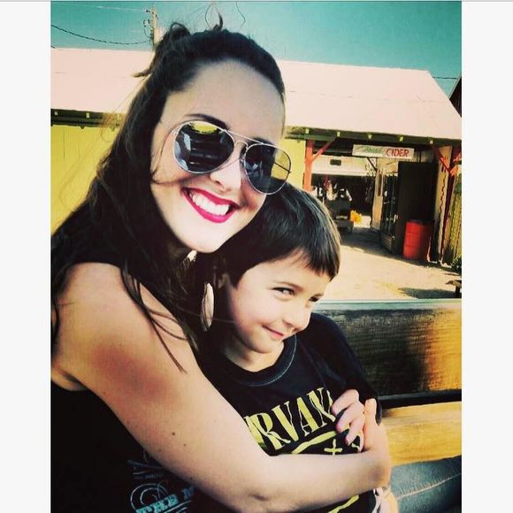 Meet your Posher, Erin - Picture 1 of 1