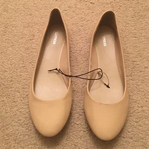 NWT express flats