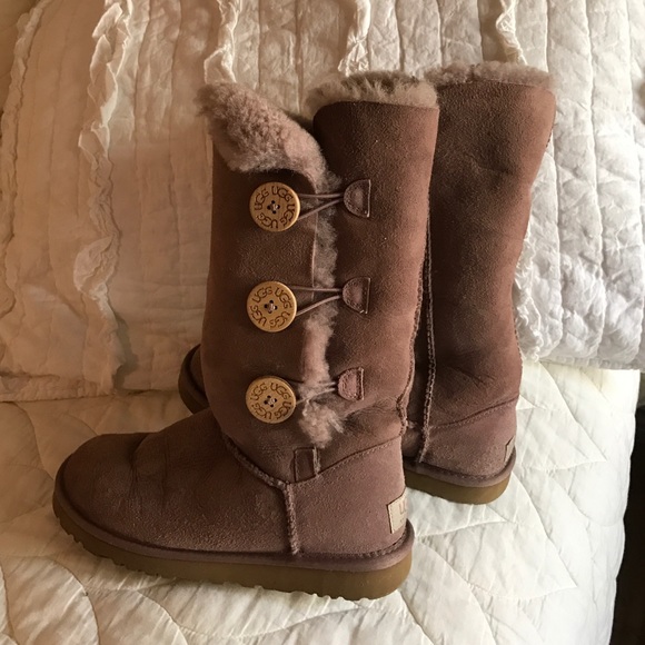 Ugg boots - Picture 1 of 4