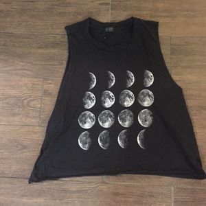 Black graphic cropped muscle-cut  tank