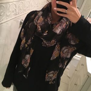 Skull flower scarf