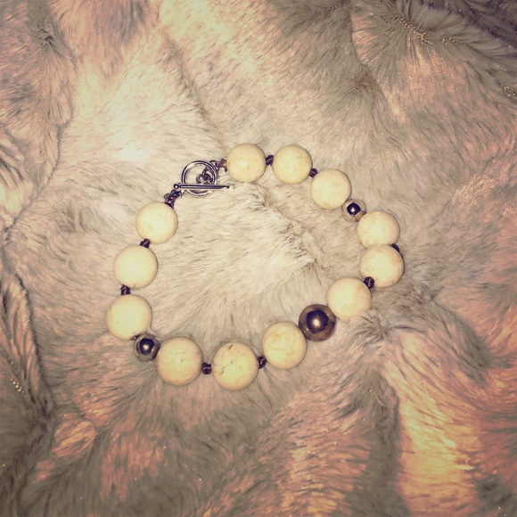 New cream beaded bracelet