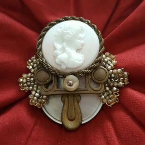 Cameo brooch