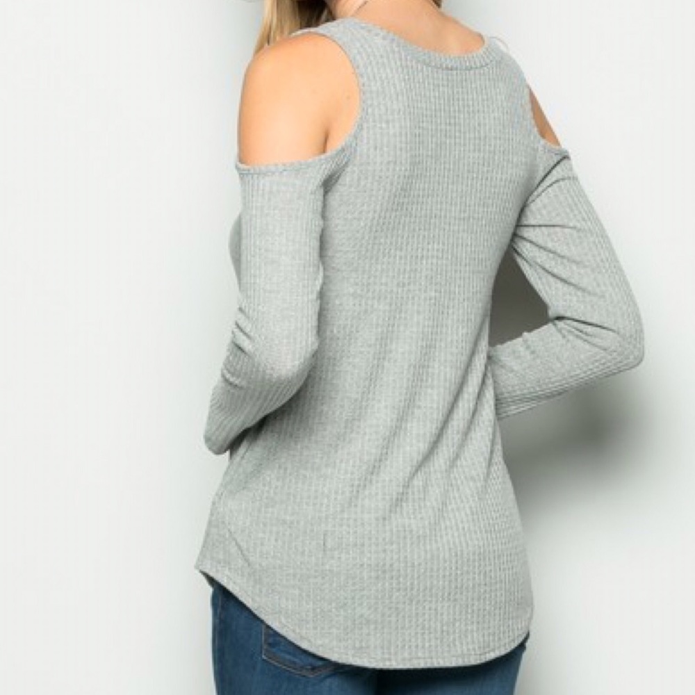 Cold Shoulder Thermal Top - Picture 3 of 4