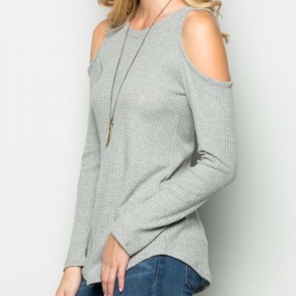 Cold Shoulder Thermal Top - Picture 2 of 4