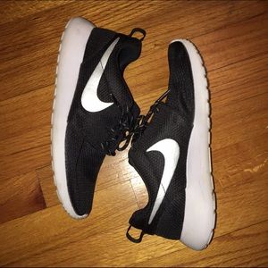 nike roshes