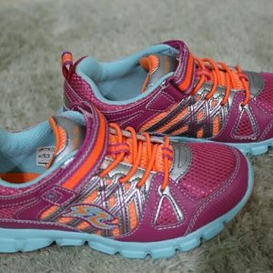 Stride Rite Girls Propel A/C Brand New
