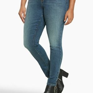 Torrid Skinny Jeans 20S