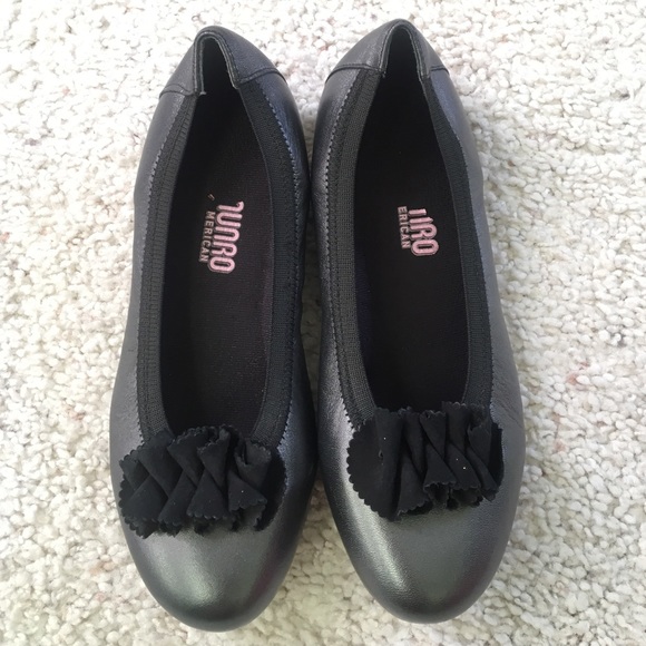 Munro gray ballet flats with ruffle detail