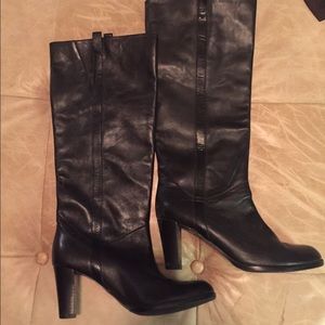Black Ann Taylor Loft black leather boots.