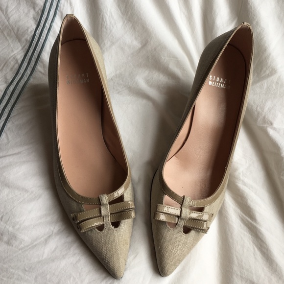 Stuart Weitzman Shoes - Stuart Weitzman cream kitten heels with bow detail