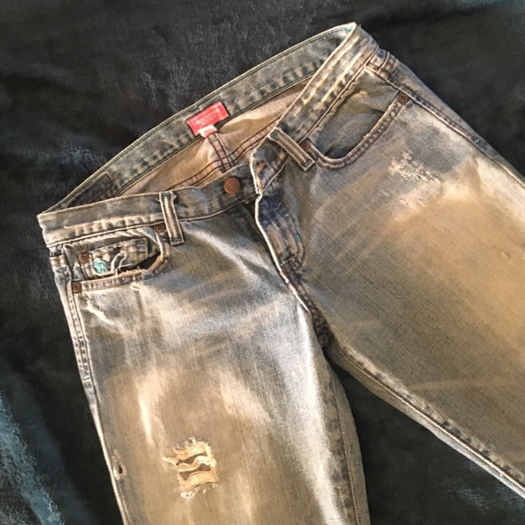 Distressed Capri jeans