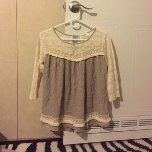 Boutique shirt: Small umgee brand