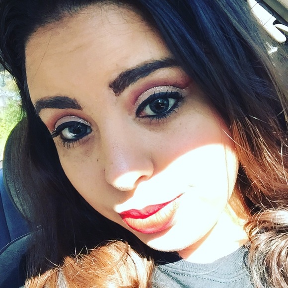 Meet your Posher, Jaye