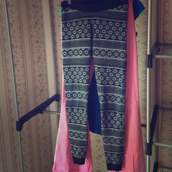 Romeo & Juliet multi design leggings. Warm.