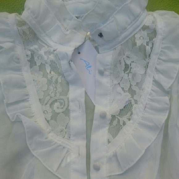 Ali & Kris button-down lace tank