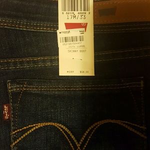 Levis Curve Id