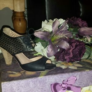 Lace up chunky heels