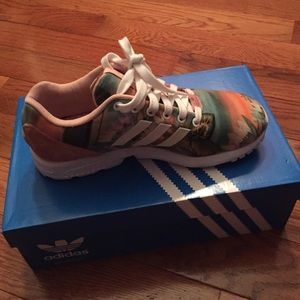 Hawaiian adidas flux