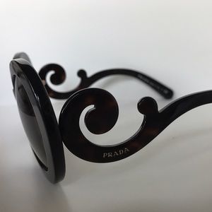 Prada - SPR 27N 5522 Dark brown