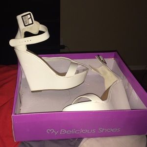 White Wedges