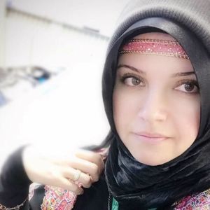 Meet your Posher, Intissar