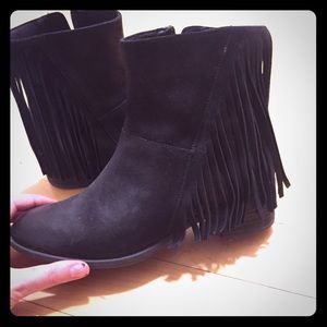 Steve Madden casidyy black fringe bootie