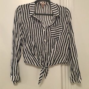 Forever 21 | Cropped Striped front-tie Blouse