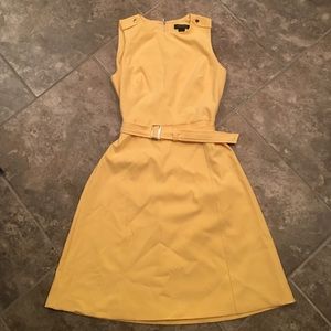 WHITE HOUSE BLACK MARKET - Yellow dress size 6