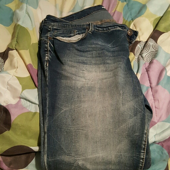 Straight leg stretch jeans