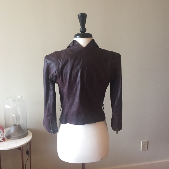 😸 keeping 😸 THEYSKENS THEORY // Cropped Moto - Picture 3 of 4