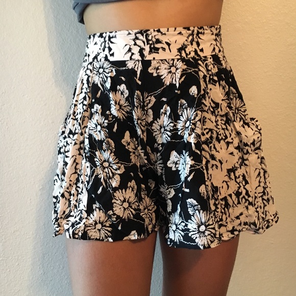 Free People Pants - Free people floral shorts