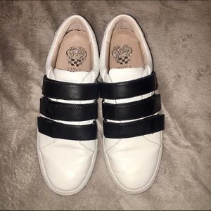 Vince Camuto sneaker